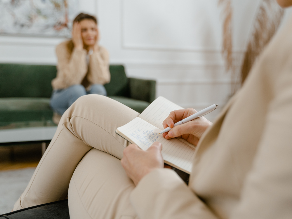 Psycholog prywatnie czy na NFZ – jak dostać się najszybciej?